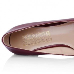 2015 Ferragamo patent leather bow shoes
