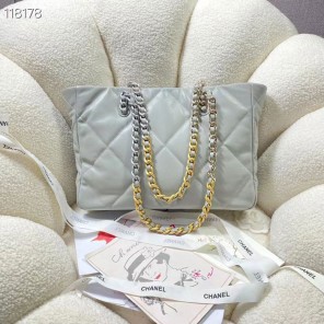 2022 CHANEL 19 SHOPPING BAG