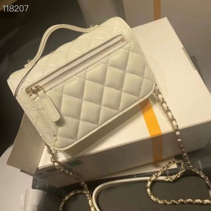 2022 Chanel CLUTCH WITH CHAIN