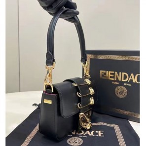 2022 Fendi Brooch mini baguette