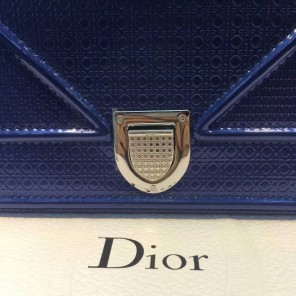 Diorama flap bag