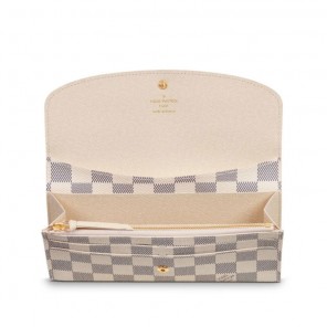 EMILIE WALLET