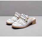 2018 Christian Louboutin Women shoes in Patent leather with rivet CLWS0228