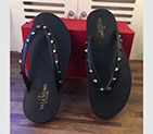 2018 Valentino men Slippers in Calfskin leather with rivet VNM0002