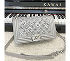 2019 Le Boy Chanel Flap Shoulder Bag