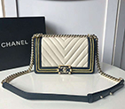 2019 Le Boy Chanel Flap Shoulder Bag
