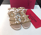 2019 Valentino women Flat shoes VN0669
