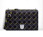 Large Diorama flap bag in black smooth calfskin M0423PCTU M911