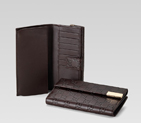 continental wallet with gucci trademark engraved metal plate 257012 AA61G 2019