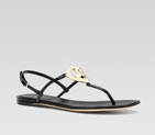 'lovely' flat thong with heart-shaped interlocking 258312 B8I00 1000