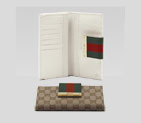 continental wallet with engraved gucci script logo 181672 F4FOG 8420