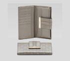continental wallet with engraved gucci script logo 181668 AHB1G 1508